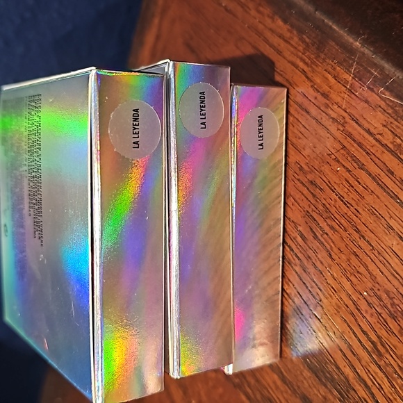 MAC Selena - Picture 3 of 3